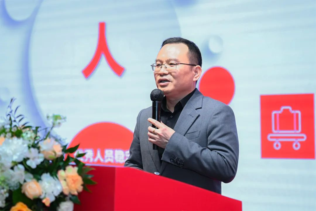 集团副总裁彭军
